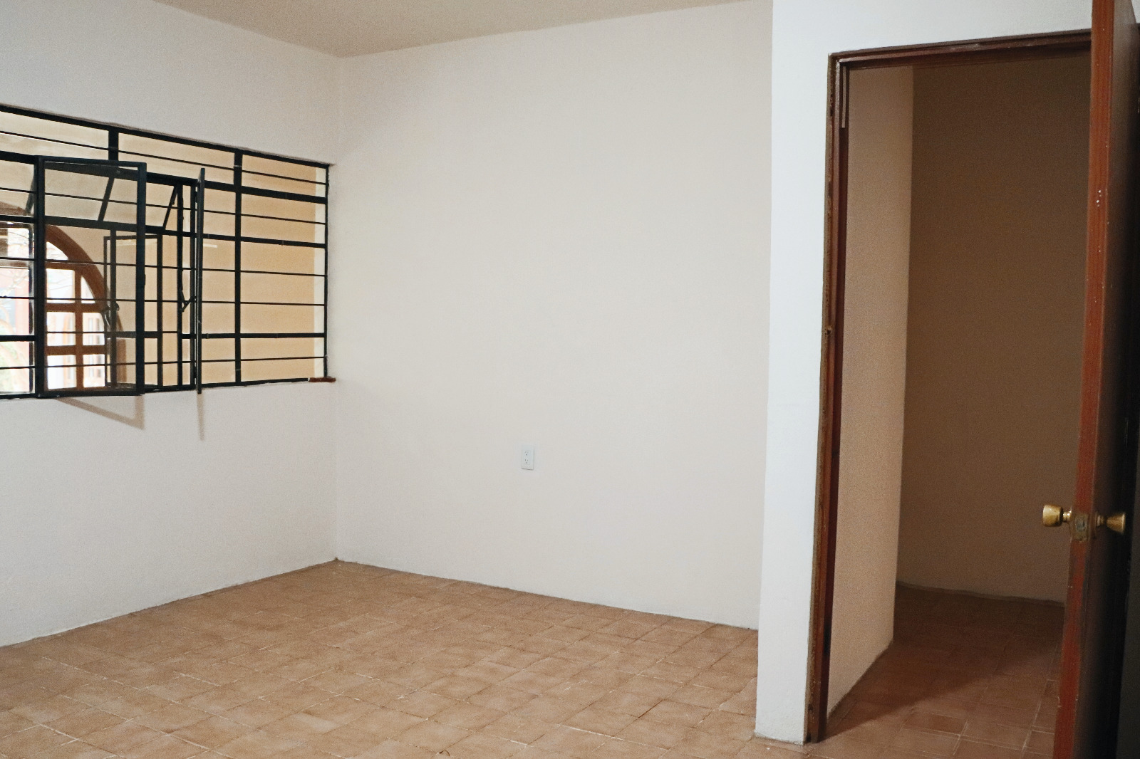 COMMERCIAL HOUSE FOR RENT IN BRENAMIEL OAXACA